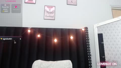 Snapshot of colombia_mommy_ chatting on December 12, 2024, 12:33 pm GRETCHEN online show from December 12, 2024, 12:33 pm
