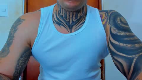 Snapshot of colombian_monster_cock chatting on October 27, 2025, 5:00 am camilo online show from October 27, 2025, 5:00 am