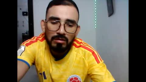 colombianocabron online show from June 8, 2026, 1:39 am