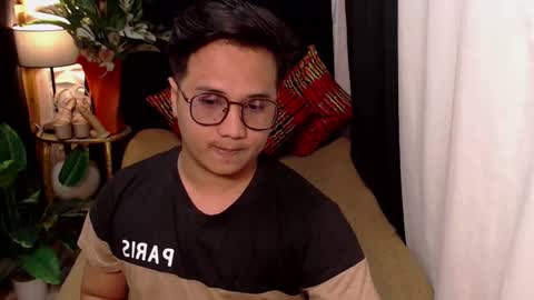 Snapshot of colossalboy chatting on January 9, 2025, 11:36 am Sunny online show from January 9, 2025, 11:36 am