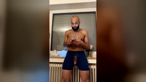 Snapshot of colossalmike chatting on February 15, 2026, 7:51 am colossalmike online show from February 15, 2026, 7:51 am