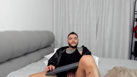 Jhoan online show from March 8, 2025, 4:12 am