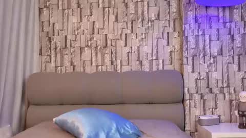 Jhoan online show from September 15, 2025, 4:23 am