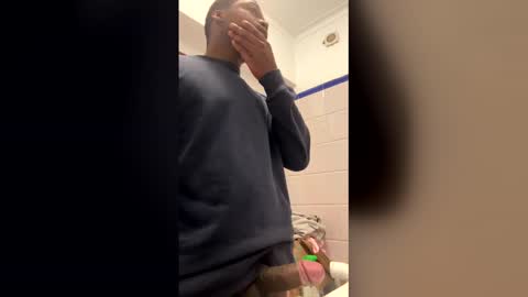 comedorderua4 online show from March 15, 2026, 1:39 pm