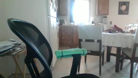 Snapshot of comeonmymouth chatting on February 4, 2025, 9:31 pm comeonmymouth online show from February 4, 2025, 9:31 pm