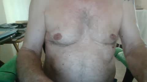 Snapshot of comeonmymouth chatting on September 24, 2025, 4:43 pm comeonmymouth online show from September 24, 2025, 4:43 pm