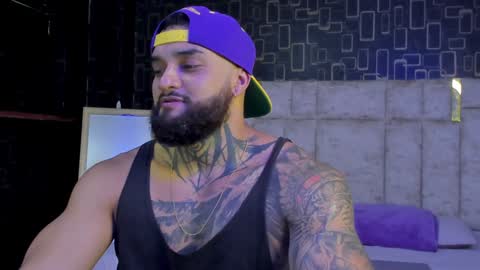 rusfegui online show from February 3, 2025, 11:36 pm