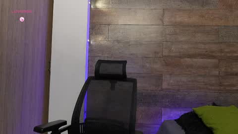 connor_h1 online show from March 28, 2026, 5:40 am