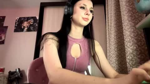 Isabella online show from October 26, 2025, 8:48 pm