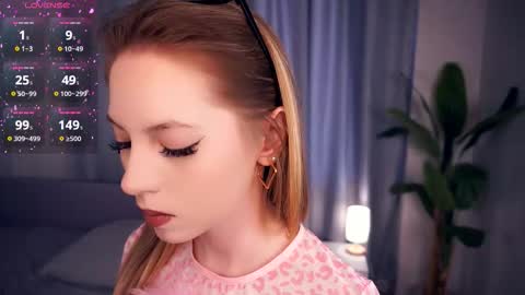 Snapshot of constanceglascov chatting on September 17, 2025, 6:26 am Hello im Sofia Welcme to my room .More hugs and kiss for you online show from September 17, 2025, 6:26 am