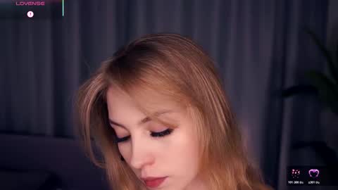 Snapshot of constanceglascov chatting on October 18, 2025, 6:26 am Hello im Sofia Welcme to my room .More hugs and kiss for you online show from October 18, 2025, 6:26 am