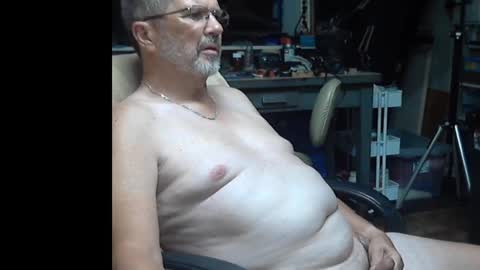 Snapshot of constantbater57 chatting on October 2, 2025, 3:46 am conastantbater57 online show from October 2, 2025, 3:46 am