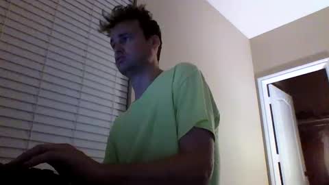 Snapshot of cooldude122222 chatting on January 9, 2025, 6:38 am cooldude122222 online show from January 9, 2025, 6:38 am