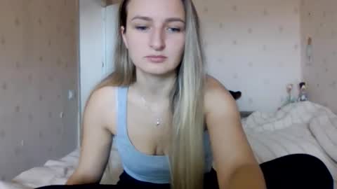 Snapshot of cora_fora chatting on October 22, 2025, 8:36 am cora_fora online show from October 22, 2025, 8:36 am