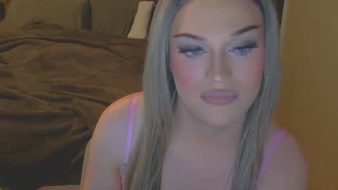 Snapshot of coracav chatting on November 20, 2025, 11:59 pm coracav online show from November 20, 2025, 11:59 pm