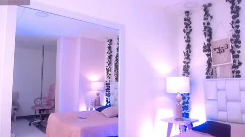 Coral online show from September 18, 2025, 12:29 pm