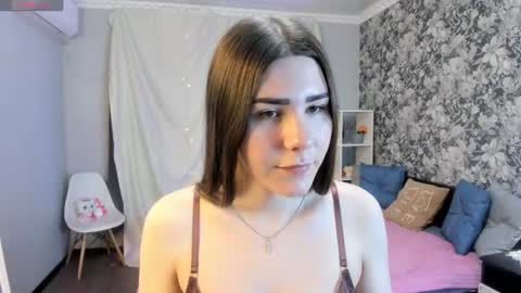 Snapshot of coraline_kitty chatting on June 9, 2026, 3:56 pm Coraline online show from June 9, 2026, 3:56 pm
