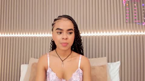 coralineross_ online show from February 22, 2025, 11:02 am