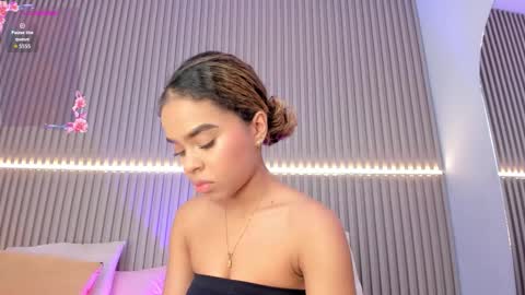 coralineross_ online show from October 2, 2025, 10:55 am