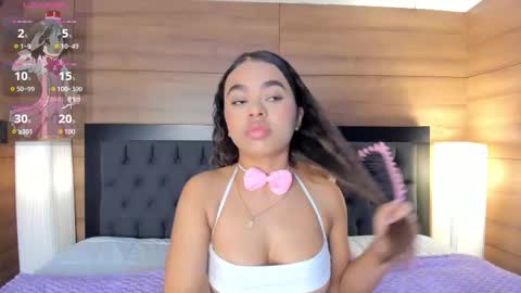coralineross_ online show from February 12, 2026, 12:55 pm