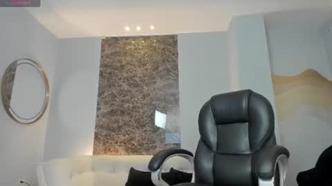 Corinne Russo online show from June 9, 2026, 7:25 pm