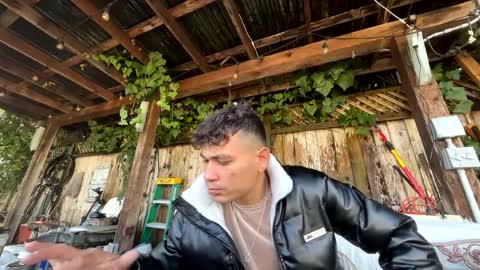 Snapshot of coronelking chatting on December 27, 2024, 9:54 pm coronelking online show from December 27, 2024, 9:54 pm