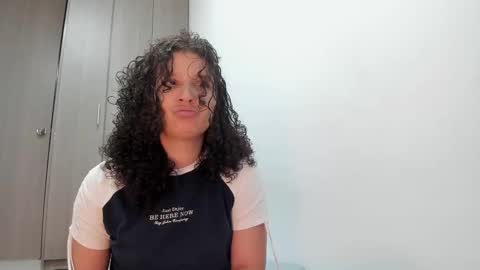 Lunita online show from October 6, 2025, 1:41 pm