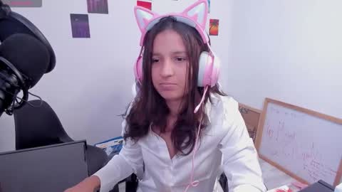 Lunita online show from February 1, 2026, 2:04 pm