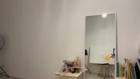 Lina online show from December 17, 2025, 2:12 pm