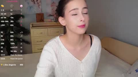 Snapshot of cosmos_baby chatting on September 19, 2025, 1:23 pm Luna online show from September 19, 2025, 1:23 pm