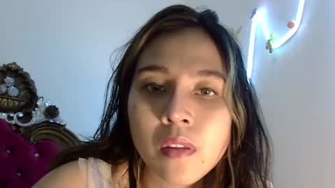 Liz Gwyneth Charlota online show from February 12, 2025, 6:51 am