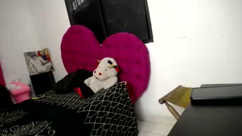 couple_sex_kinky online show from December 6, 2024, 8:05 am