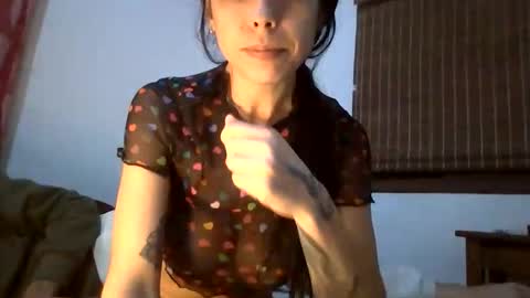 BelloyBella online show from May 17, 2026, 4:43 am