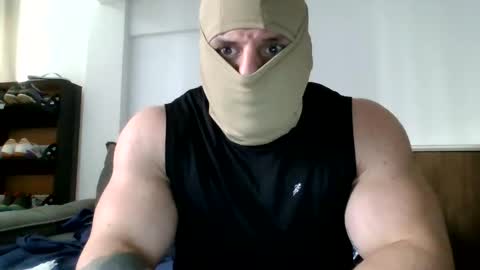 couplemuscle40 online show from September 10, 2025, 12:16 pm