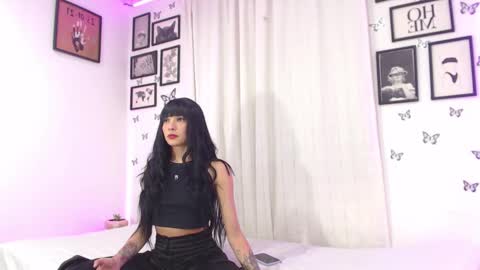 Juli and Liam online show from December 17, 2024, 5:18 am