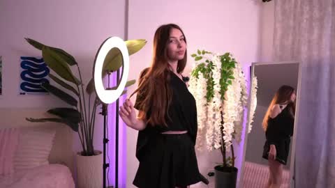 Cute Naomi online show from May 29, 2026, 4:10 am