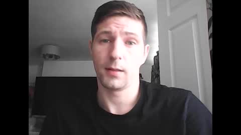 crazy20241987 online show from April 17, 2026, 9:12 am