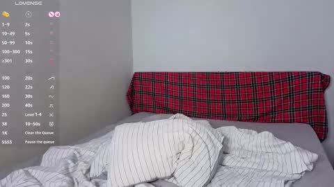 crazy_space11 online show from February 25, 2026, 7:40 am