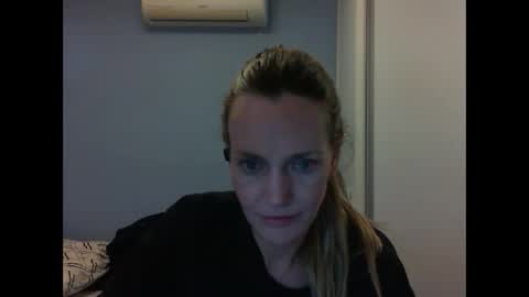 Anny online show from September 25, 2025, 10:57 pm