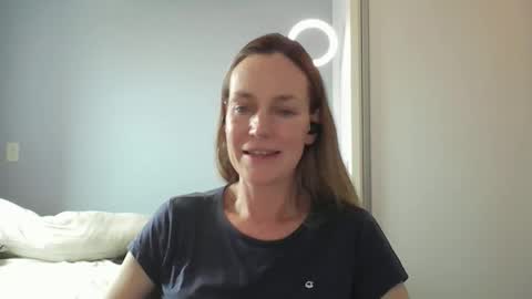 Anny online show from November 24, 2025, 4:07 pm