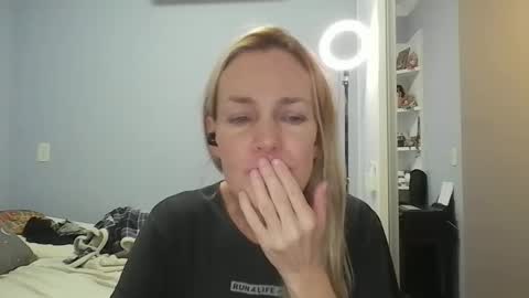 Anny online show from April 8, 2026, 12:16 pm