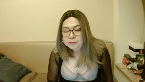 Kelly   online show from March 1, 2025, 8:42 pm