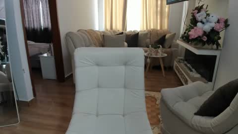 LAURA online show from February 18, 2026, 3:30 pm