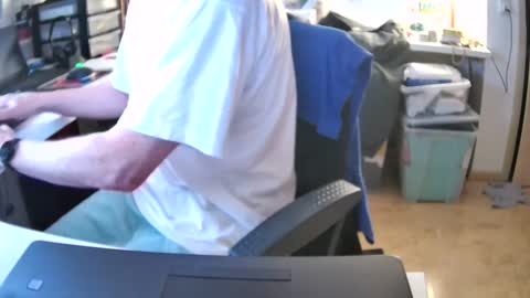 Snapshot of crazystef42 chatting on January 22, 2025, 7:03 am crazystef42 online show from January 22, 2025, 7:03 am