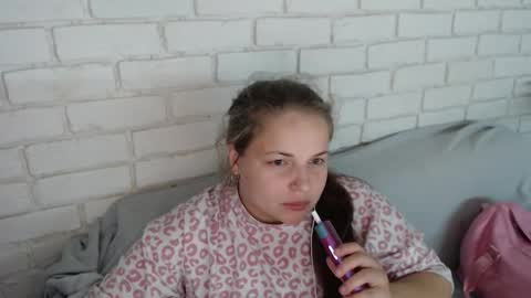 Crazyy Girl  online show from October 7, 2025, 2:25 pm