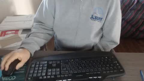 Creamormilk online show from October 1, 2025, 6:03 pm