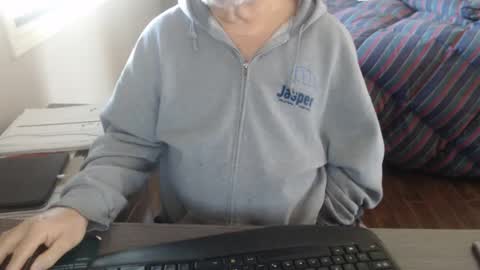 Creamormilk online show from October 3, 2025, 3:42 pm