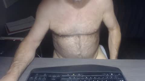 Creamormilk online show from October 25, 2025, 9:06 am