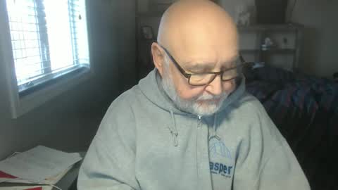 Creamormilk online show from December 2, 2025, 1:28 pm