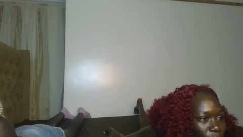 creamy_pie1 online show from February 17, 2026, 11:33 pm